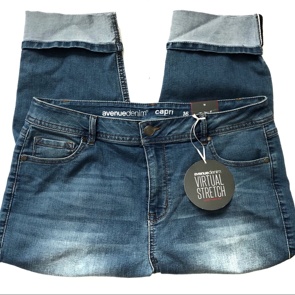 NWT AVENUE JEANS VIRTUAL STRETCH CAPRIS
